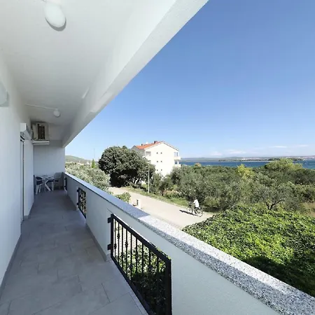 Guest house Alicia 3*