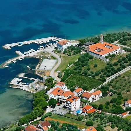 Alicia Guest house Tkon