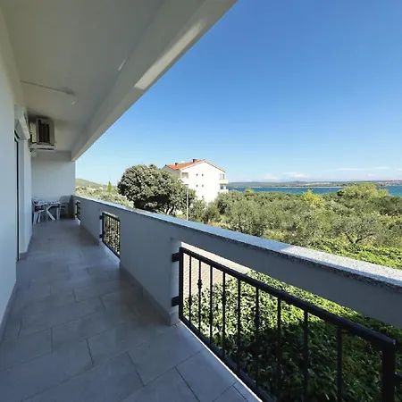 Guest house Alicia Tkon