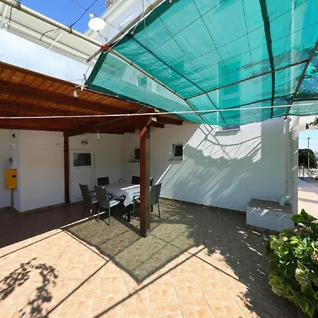 Guest house Alicia Tkon