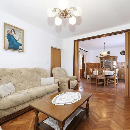 Alicia Guest house